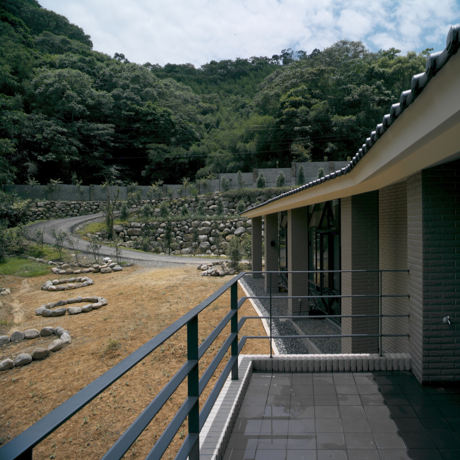 Valley Dwelling at Nanzuan