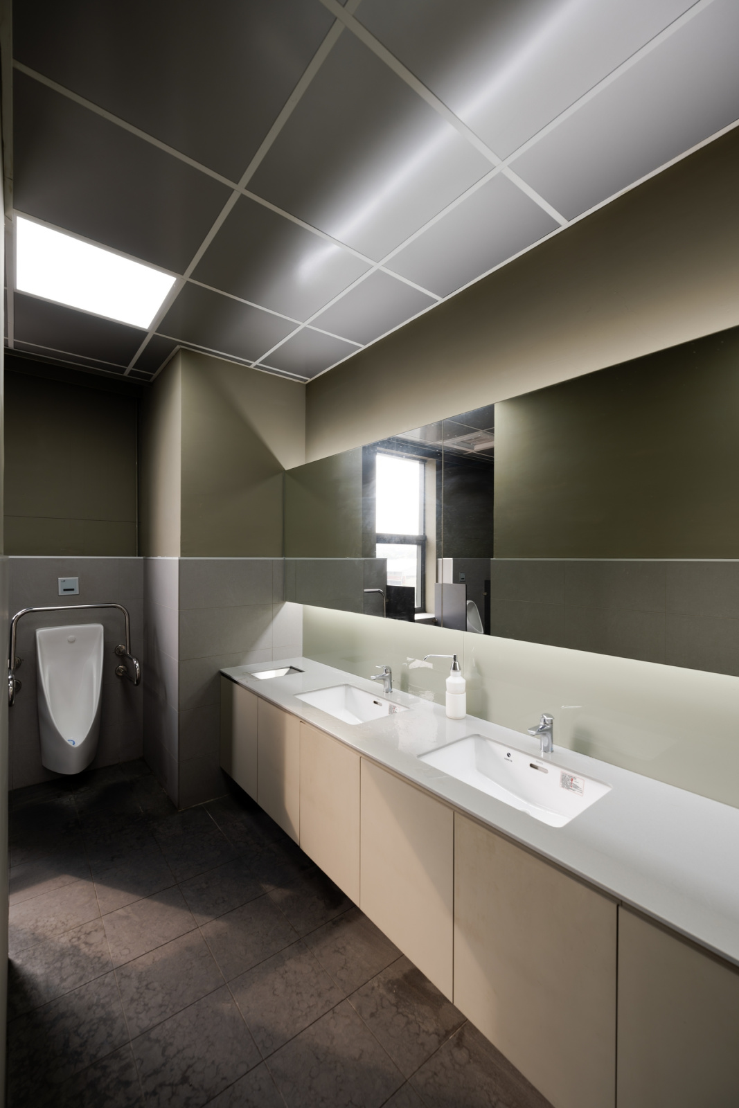 Kerry TJ Logistics Hsichih Center