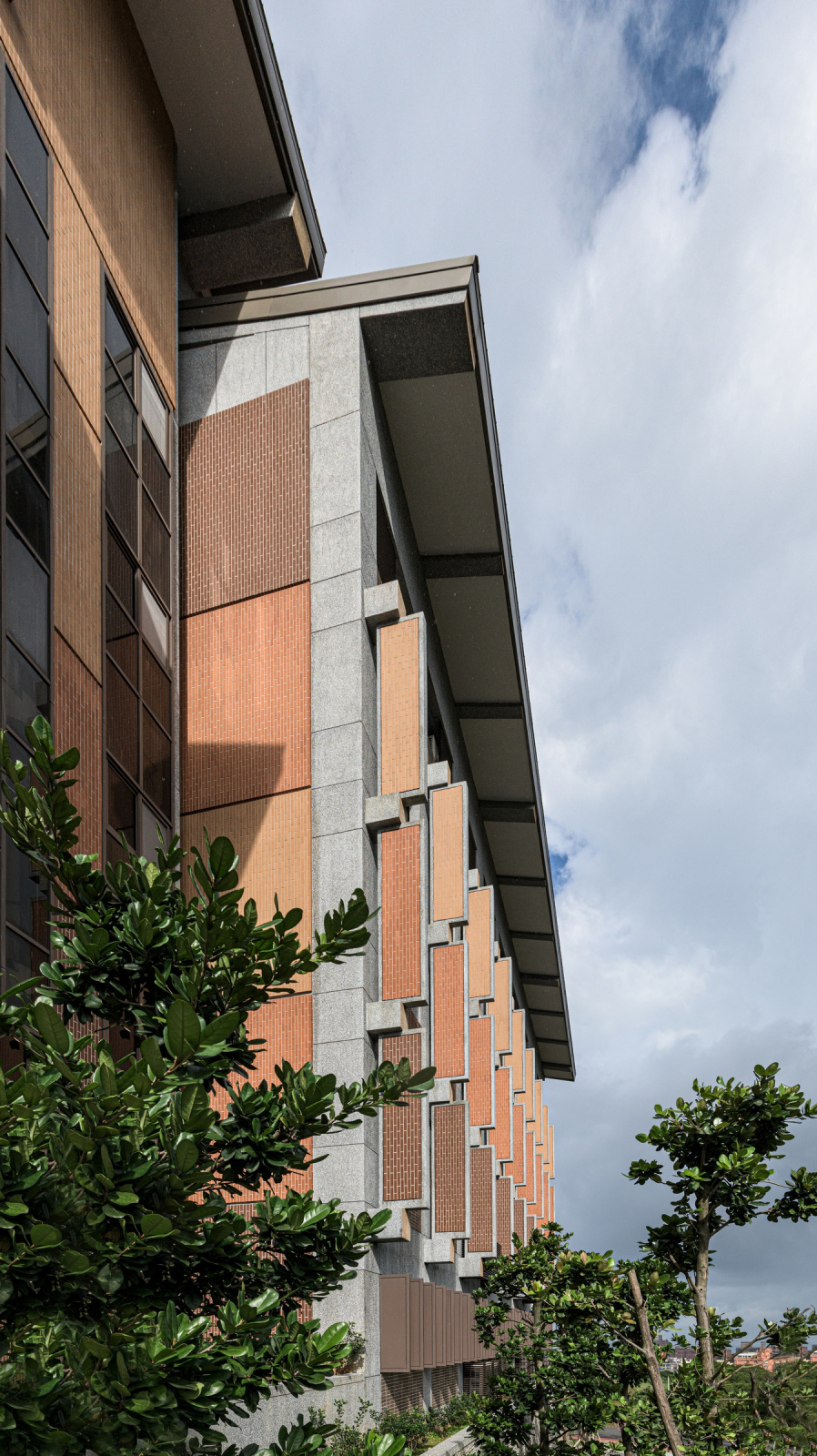 Mackay Junior College of Medicine, Nursing, and Management Classroom & Dormitory Building
