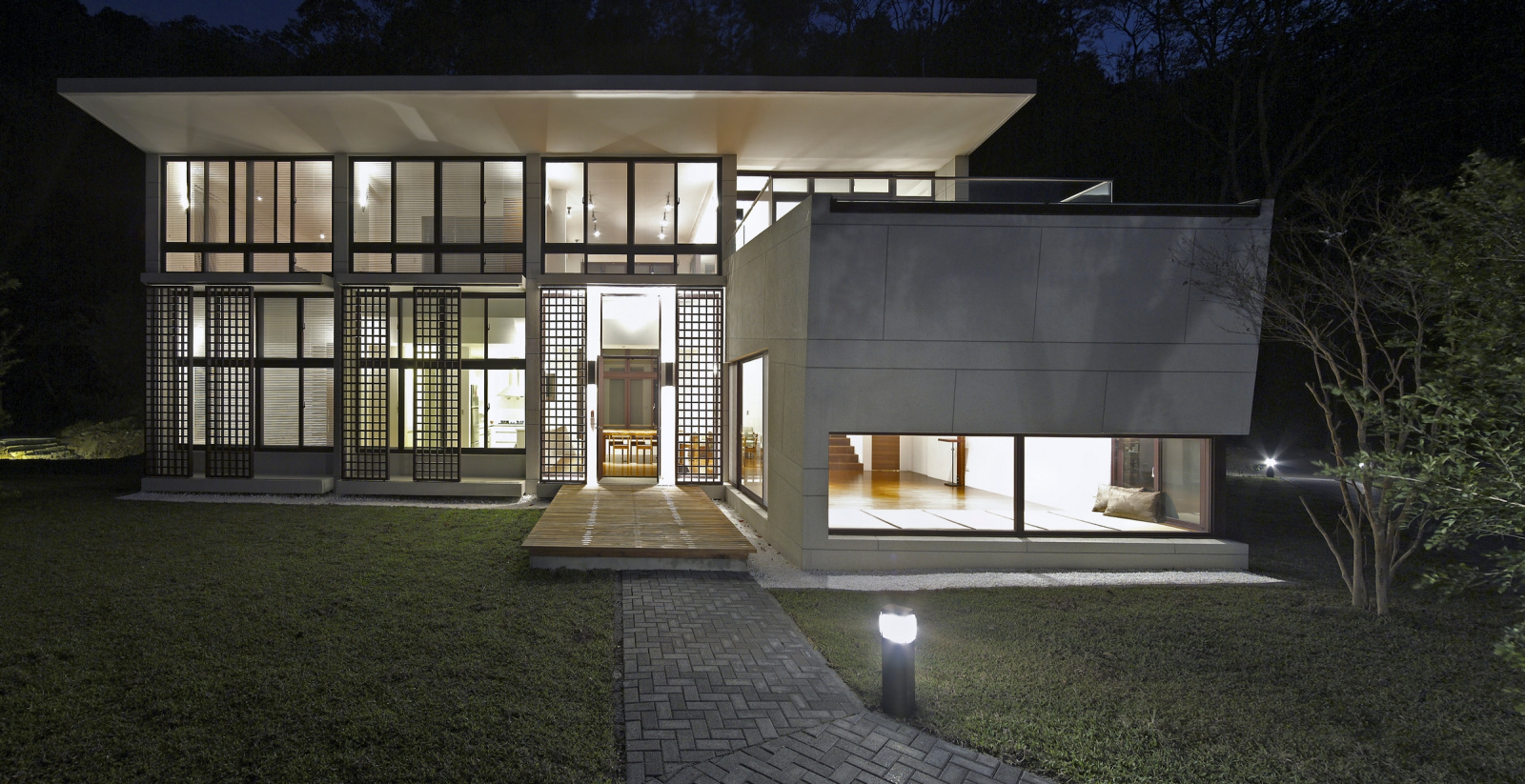 Valley Dwelling at Nanzuan