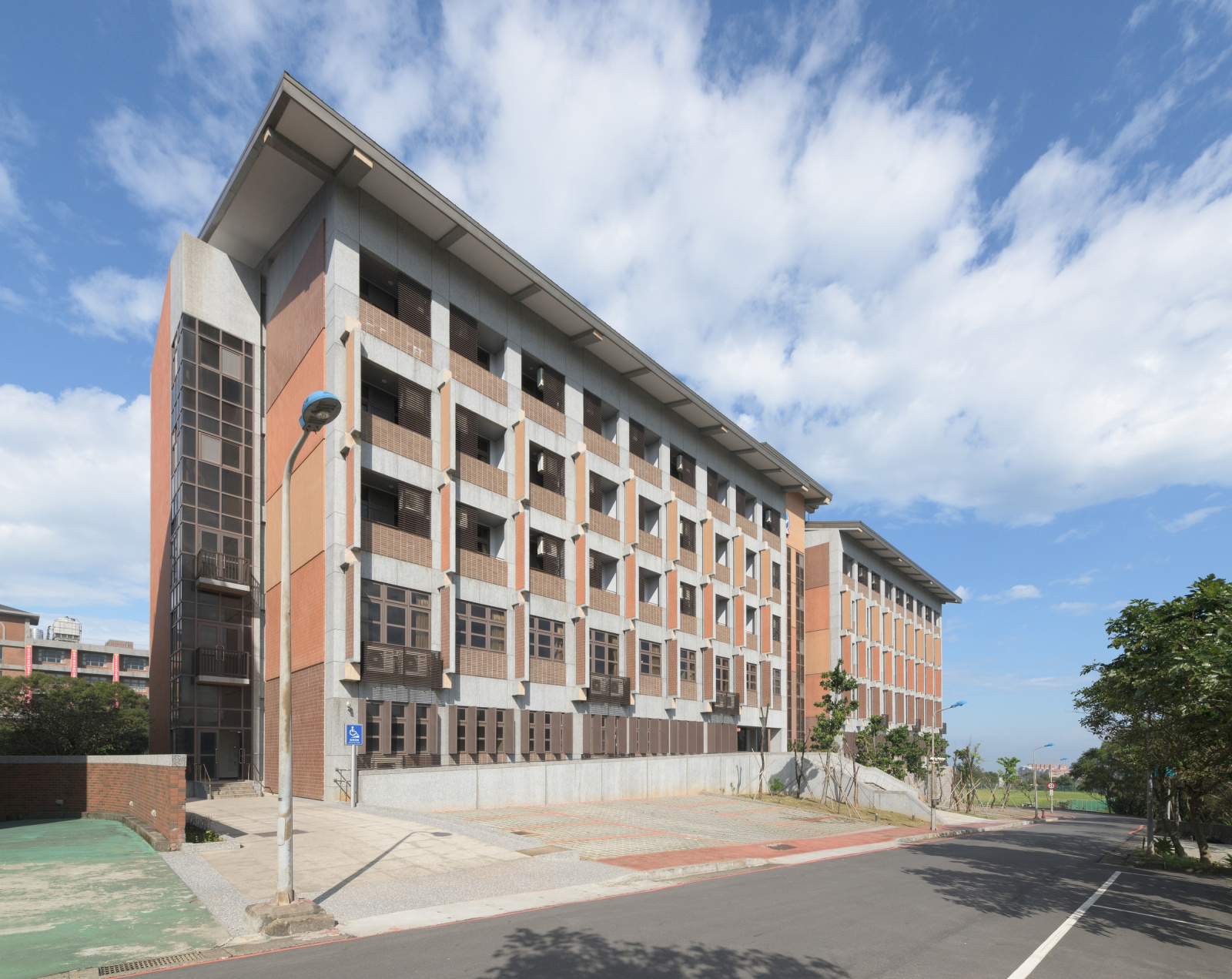 Mackay Junior College of Medicine, Nursing, and Management Classroom & Dormitory Building