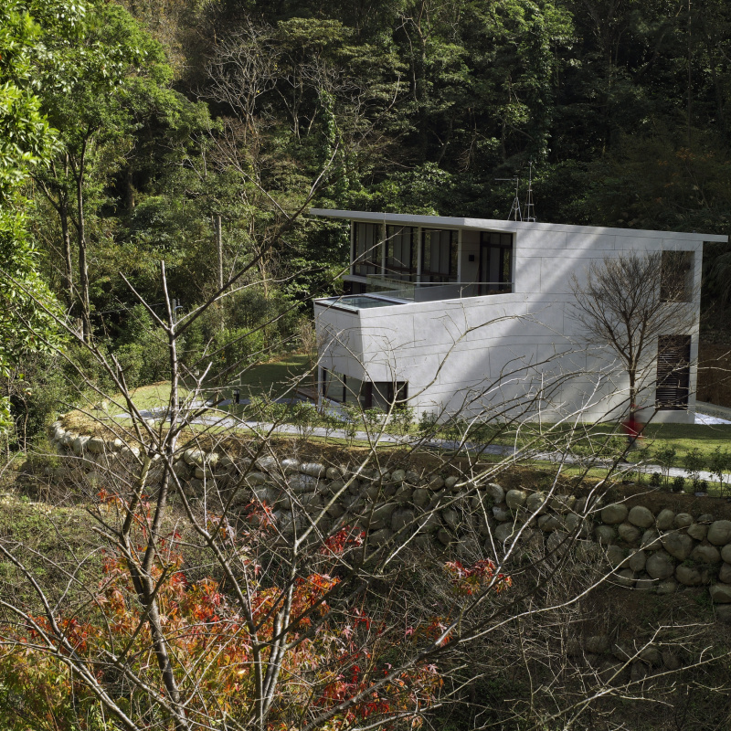Valley Dwelling at Nanzuan